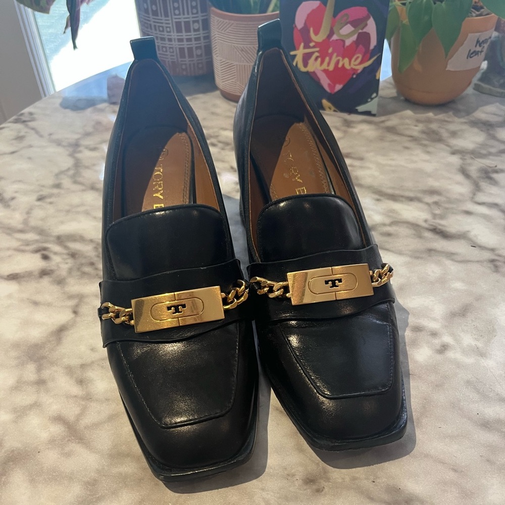 Tory Burch - T Hardware Heel Loafer w/ original packaging